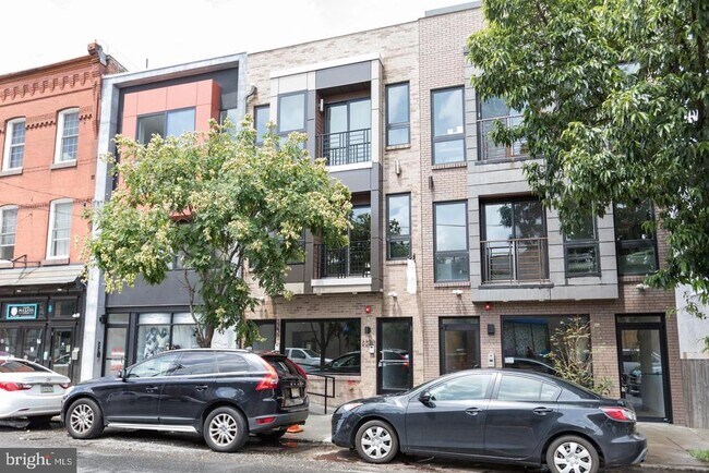 Building Photo - 2230 Frankford Ave