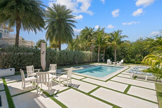 Building Photo - 112 Ave D