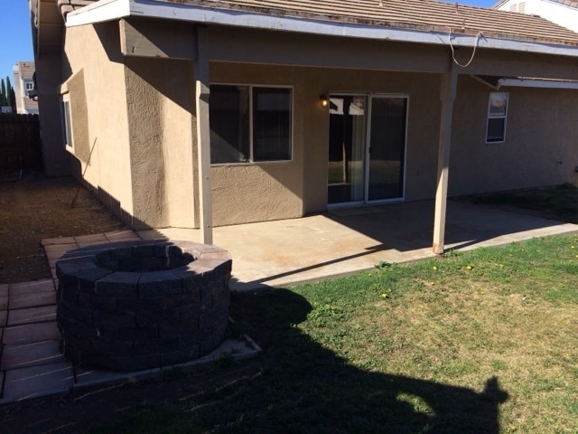 Building Photo - 384 Chestnut St