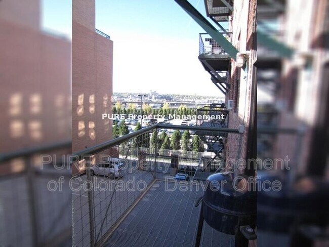 Building Photo - 2261 Blake St