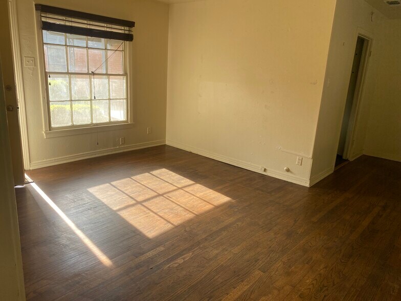 Building Photo - 5603 Winton St