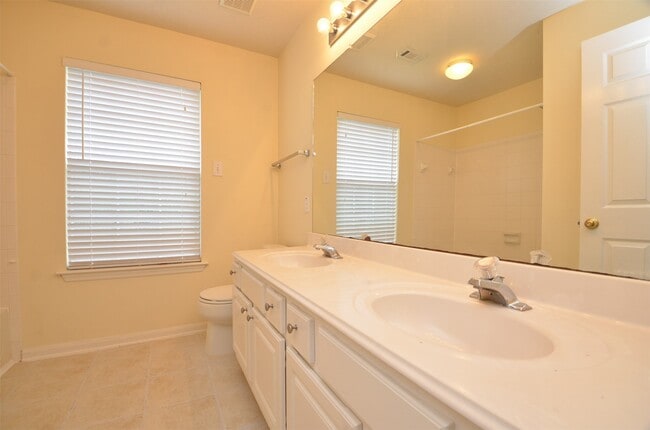 Building Photo - 1218 Irish Mist Ct