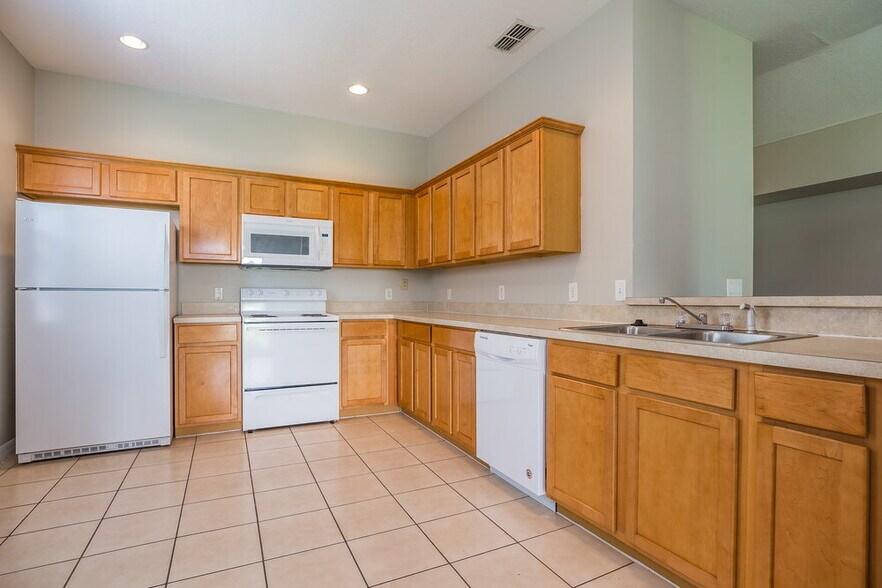 Building Photo - 4004 Pemberly Pines Cir