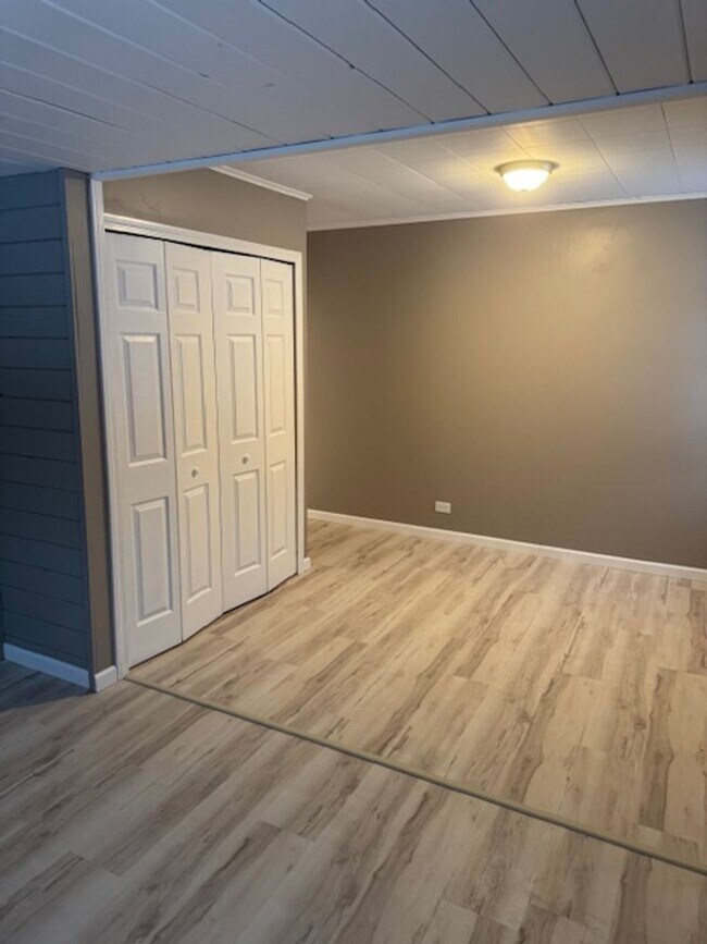 Building Photo - 16 Knightville Dam Road