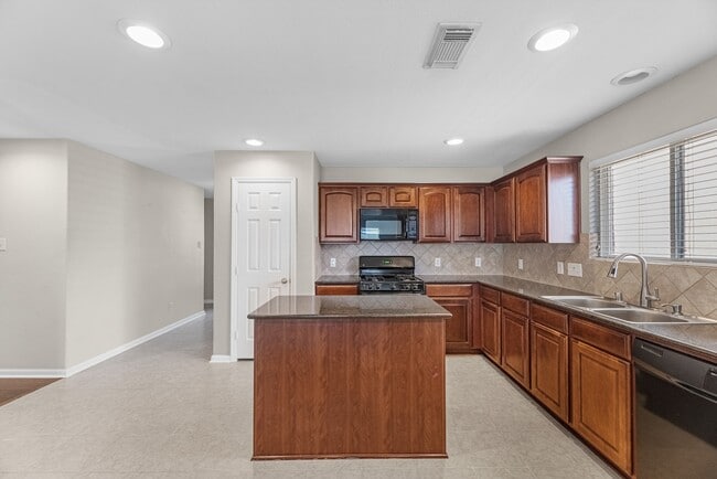 Building Photo - 21603 Gannet Peak Way