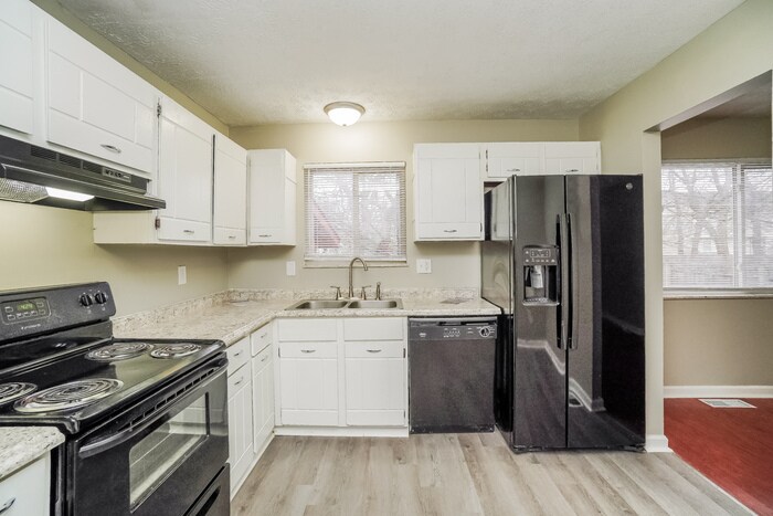 Building Photo - 3222 Fontaine Rd