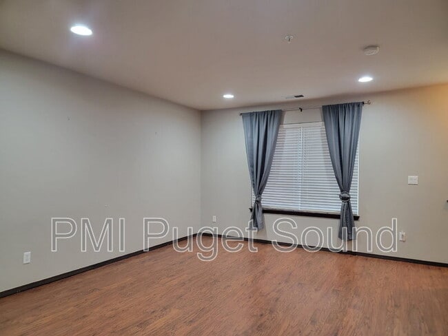 Building Photo - 17614 79th Ave Ct E