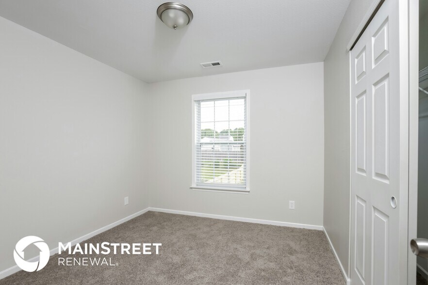 Building Photo - 753 Runningbrook Ln