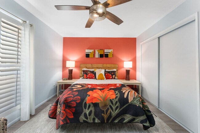 Building Photo - 11031 W Cumberland Dr