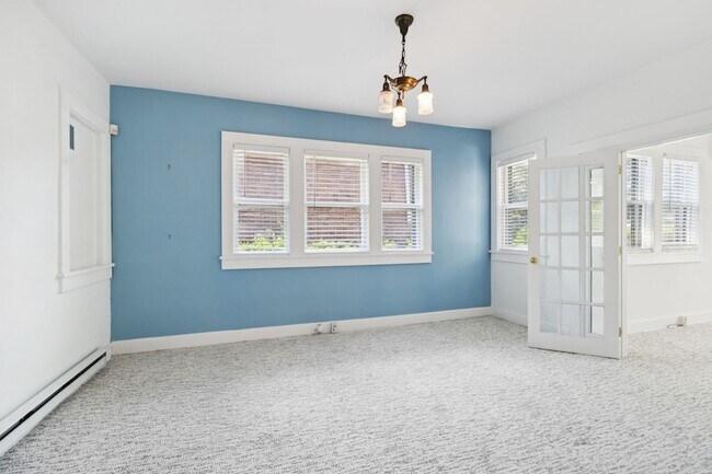 Building Photo - 1604 17th Ave S