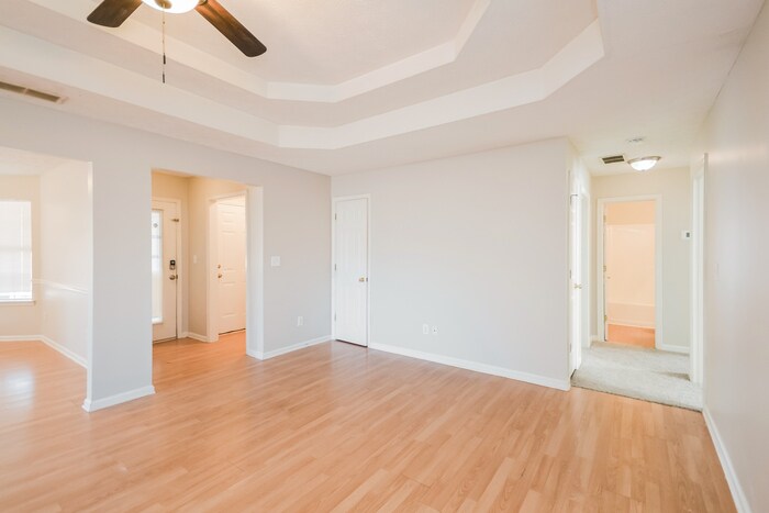 Building Photo - 135 Branchwood Dr