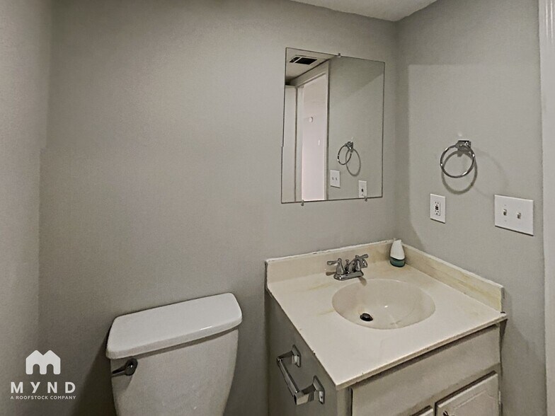 Building Photo - 785 Edenton Ct
