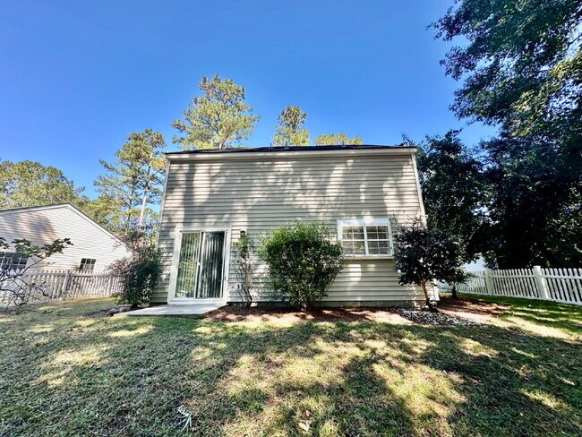 Building Photo - Three Bedroom Home in the Farm with a Lagoon View!