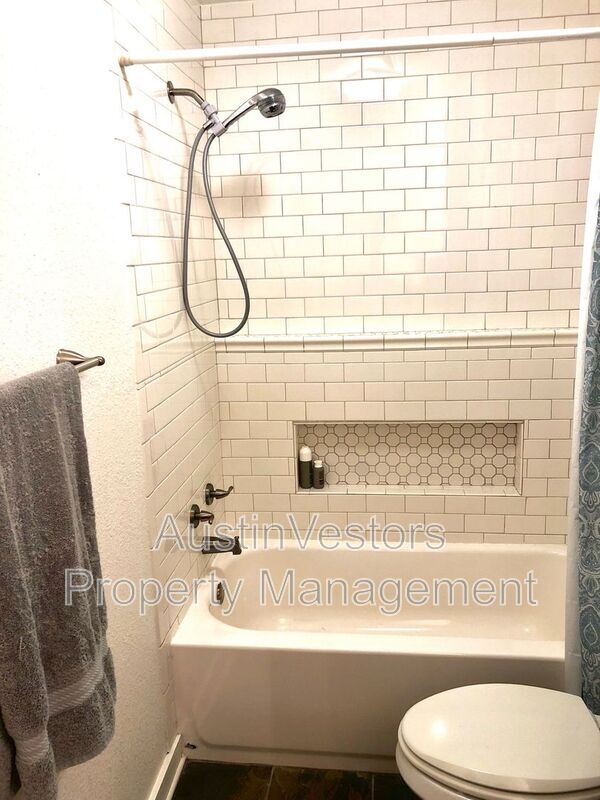 Building Photo - 10302 Annie Oakley Trail