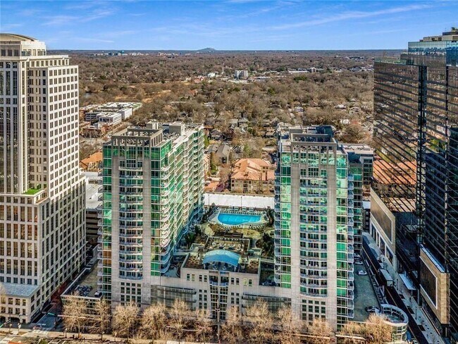 Building Photo - 943 Peachtree St NE