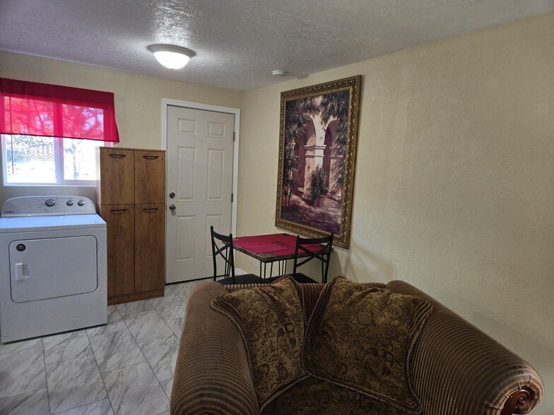 Building Photo - 1713 Anderson St