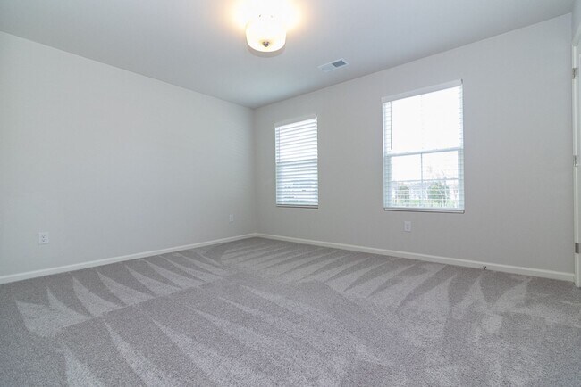 Building Photo - 104 Ashwood Ave