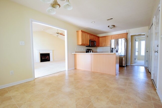 Building Photo - 1445 Avoncroft Dr