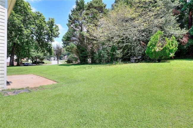 Building Photo - 665 Walnut Creek Dr NW