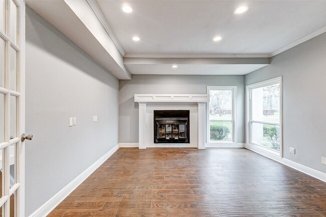 Building Photo - 1727 Cloister Dr