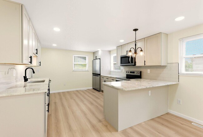 Building Photo - 3938 Halsey Pl