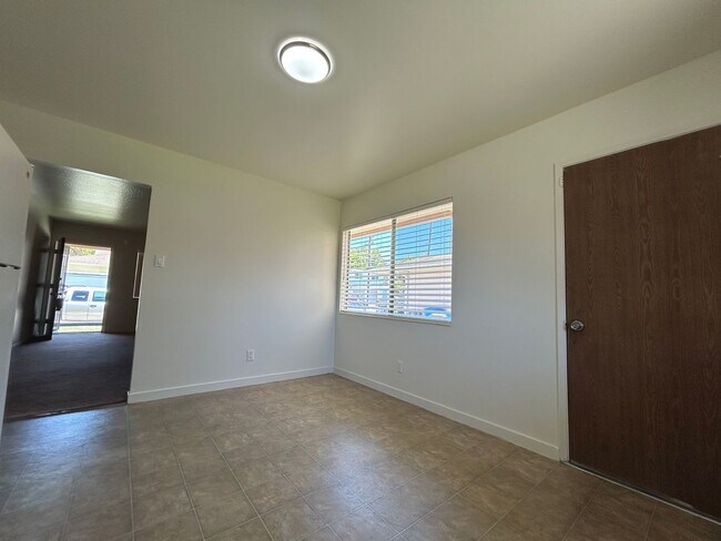 Building Photo - 960 Suiter St