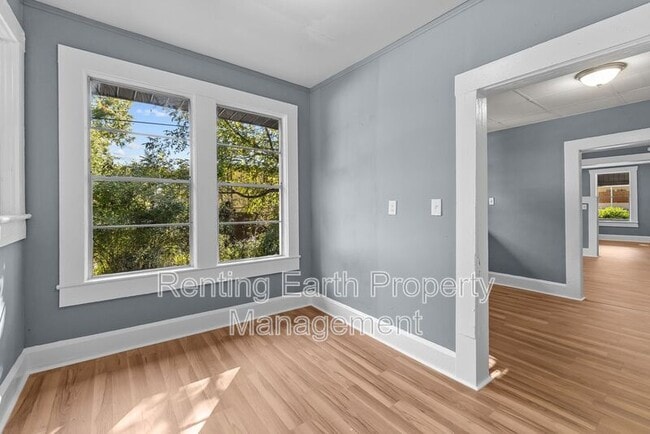 Building Photo - 2309 Eufaula Ave