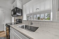 Building Photo - 219 S Pleasantview Rd