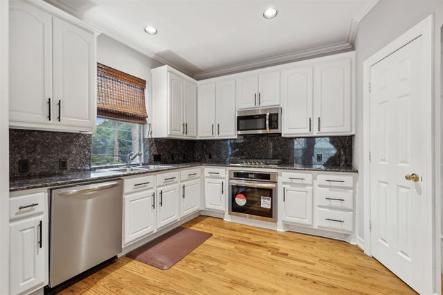 Building Photo - 2704 Welborn St