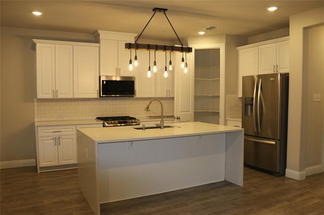 Building Photo - 3640 Fuchsia Dr