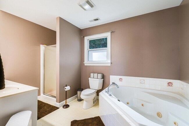 Building Photo - 1141 Decca Dr