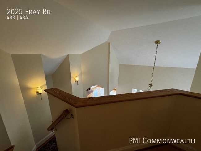 Building Photo - 4 Bed / 3.5 Bath Single Family (Available ...