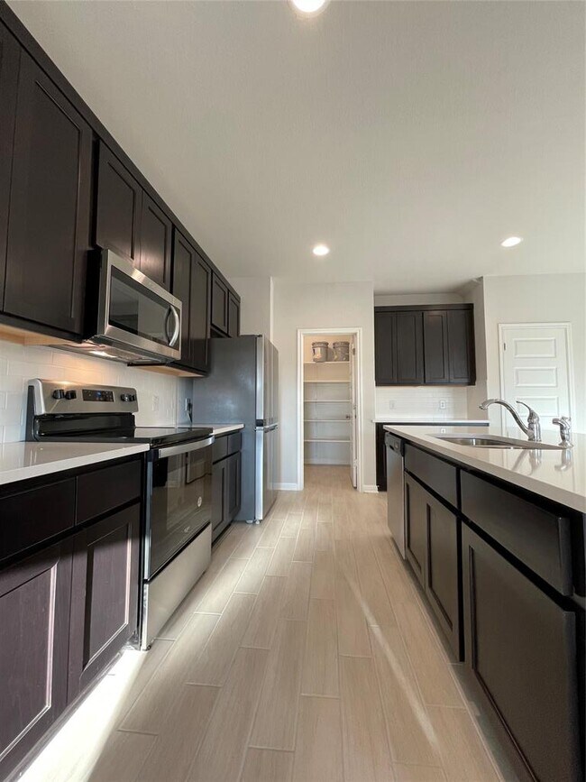 Building Photo - 125 Old Stage Coach Rd