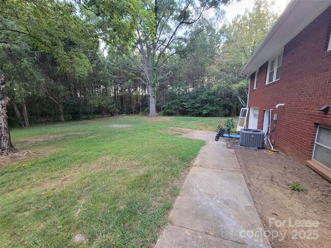 Building Photo - 1575 Simplicity Rd