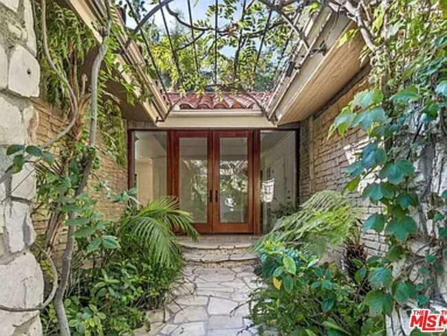 Building Photo - 1681 Stone Canyon Rd