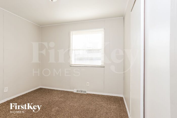 Building Photo - 525 Lula Dr