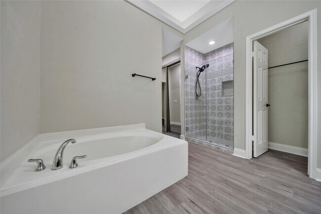 Building Photo - 11 Windledge Pl
