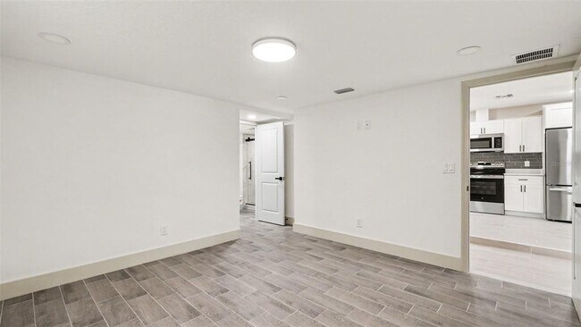 Building Photo - 1109 NW 14th Ave