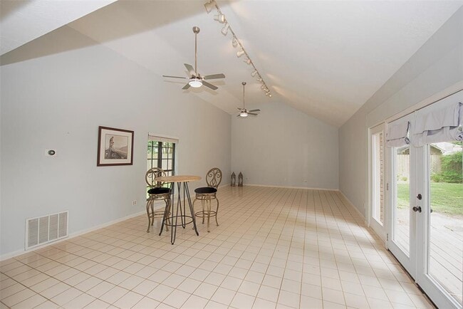 Building Photo - 2030 Cutter Dr