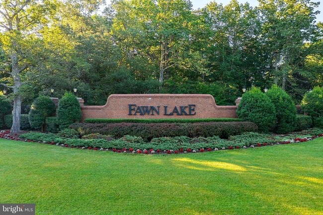 Building Photo - 11000 Farmview Way