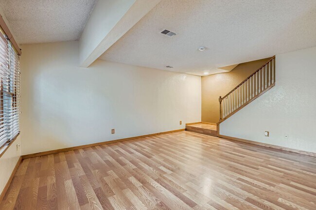 Building Photo - Stunning 3/2.5 home in Arvada!