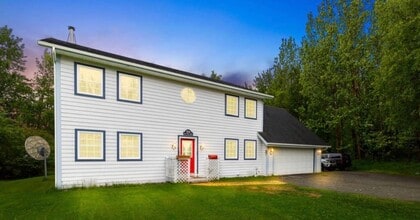 Building Photo - 5 bedroom Home on half acre in Palmer! Fantastic location, close to everything, great commute loc...