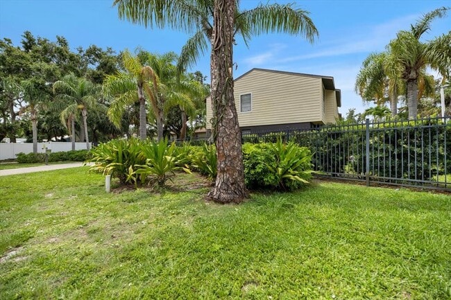 Building Photo - 960 Highland St