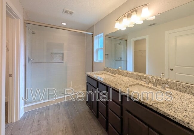 Building Photo - 10638 Akers Dr S