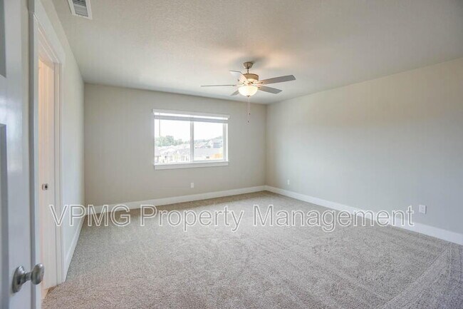Building Photo - 2347 E Otter Lp