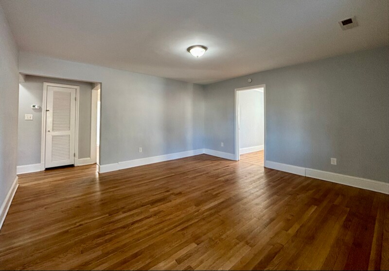 Building Photo - 321 Jefferson Ave