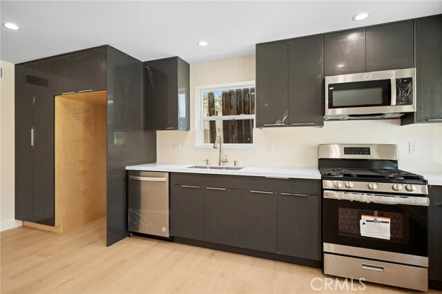Building Photo - 1009 W Angeleno Ave