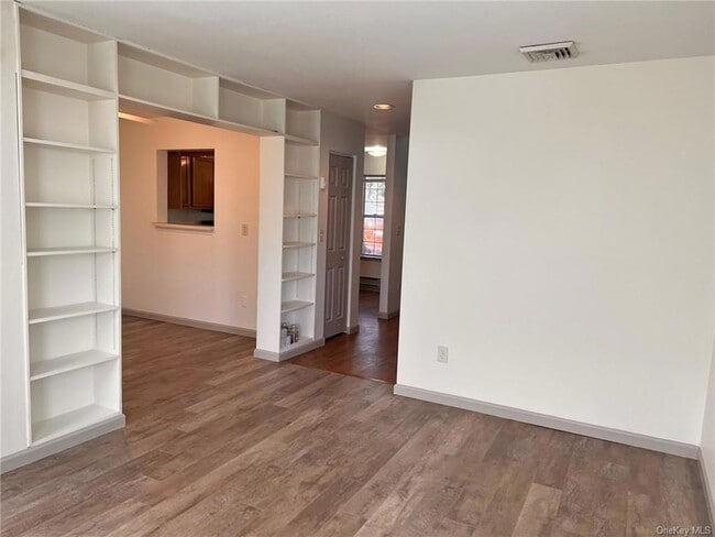 Building Photo - 18 Kendal Ln