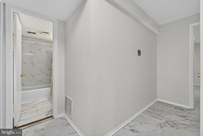 Building Photo - 13719 McGill Dr