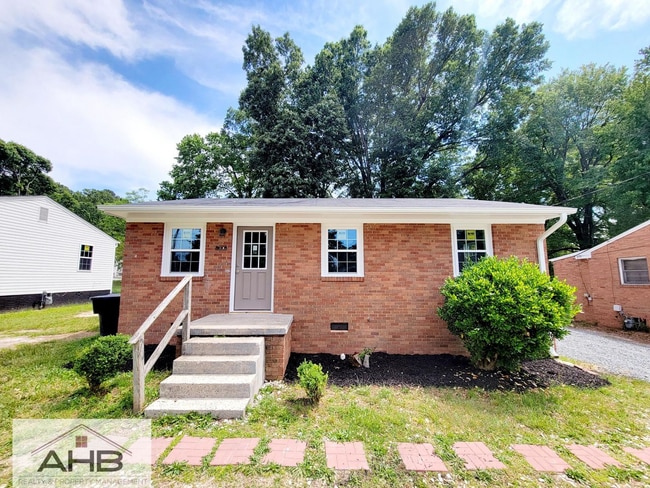 Building Photo - 3 Bed 1 Bath Newly Remodeled Home in Burli...